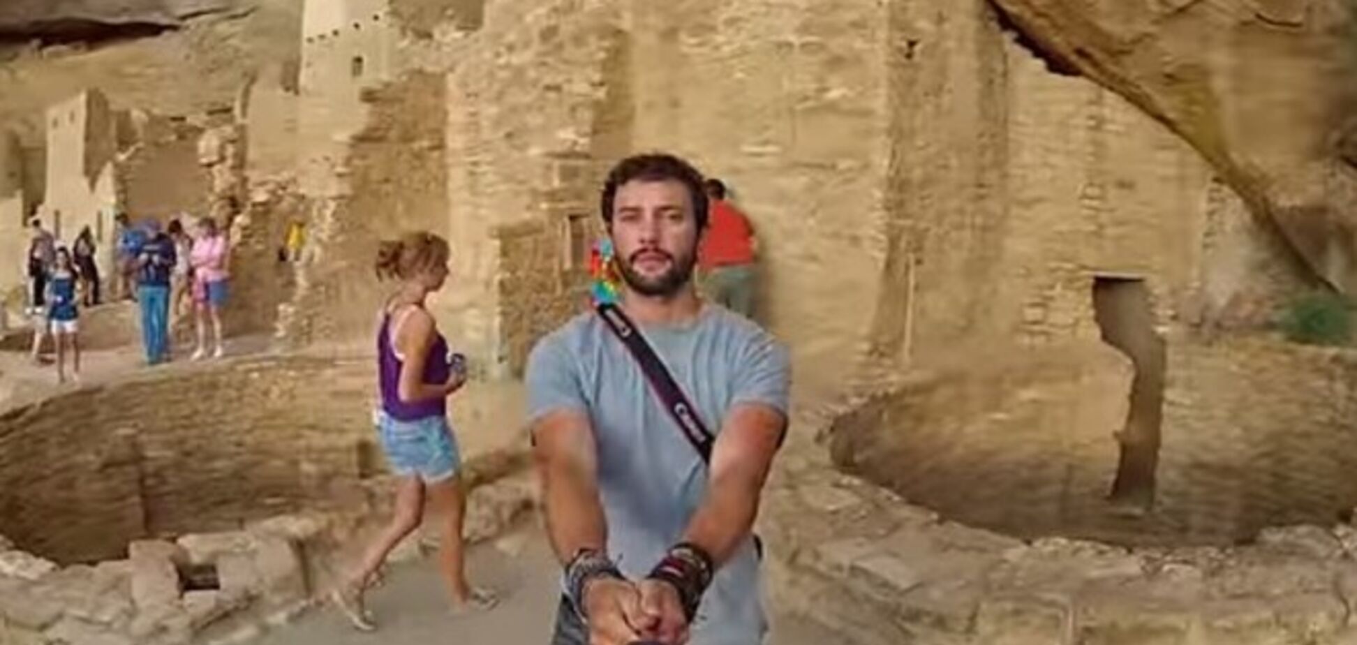 Американский путешественник три года снимал селфи-видео в 93 странах