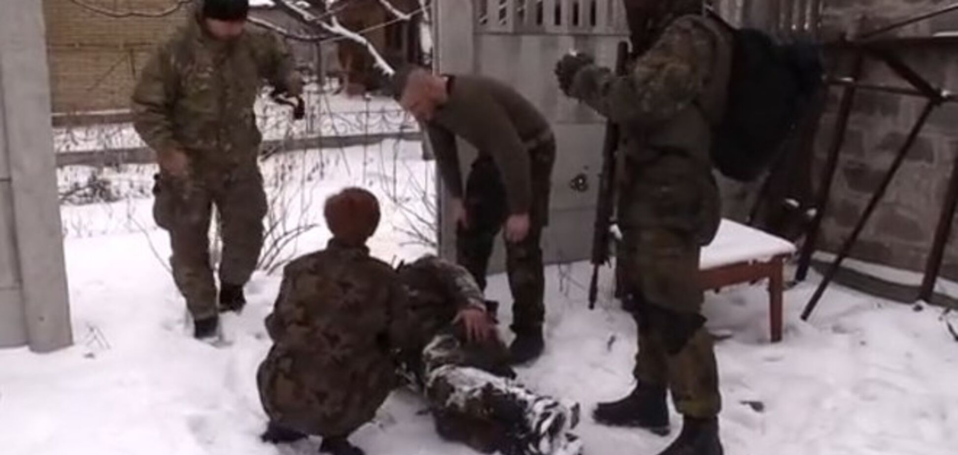 Опубликовано видео, зафиксировавшее момент ранения командира батальона 'Карпатская Сечь'