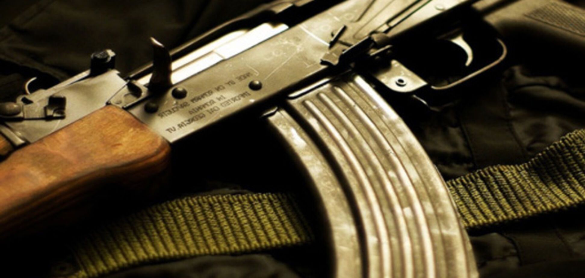 Западные СМИ показали, как во Франции можно купить автоматы Калашникова за несколько кликов