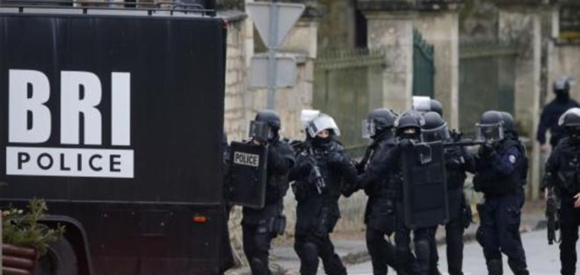 Искать виновников расстрела редакции Charlie Hebdo полиция Франции будет всю ночь