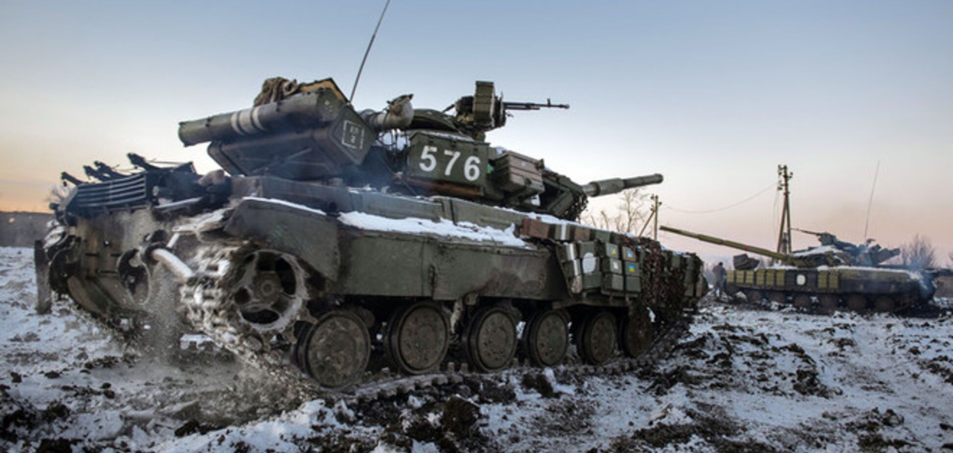 Ситуация на Донбассе осложняется: террористы применили танки и артиллерию
