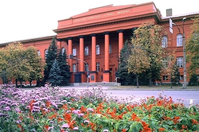 Два українські ВНЗ потрапили у хвіст престижного британського рейтингу: опублікована інфографіка