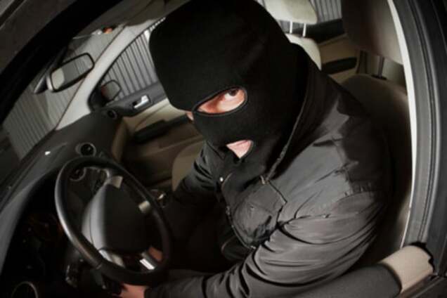 В Виннице задержали спящего за рулем автоугонщика: видеофакт