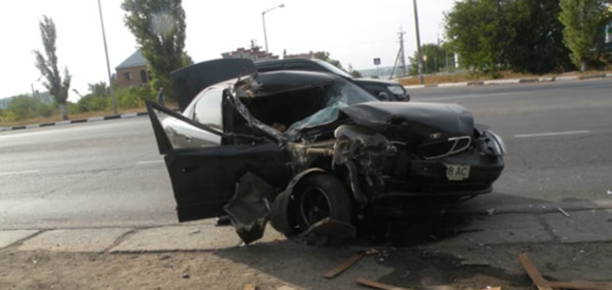 Смертельная авария в Николаеве: Daewoo протаранил прицеп КАМАЗа