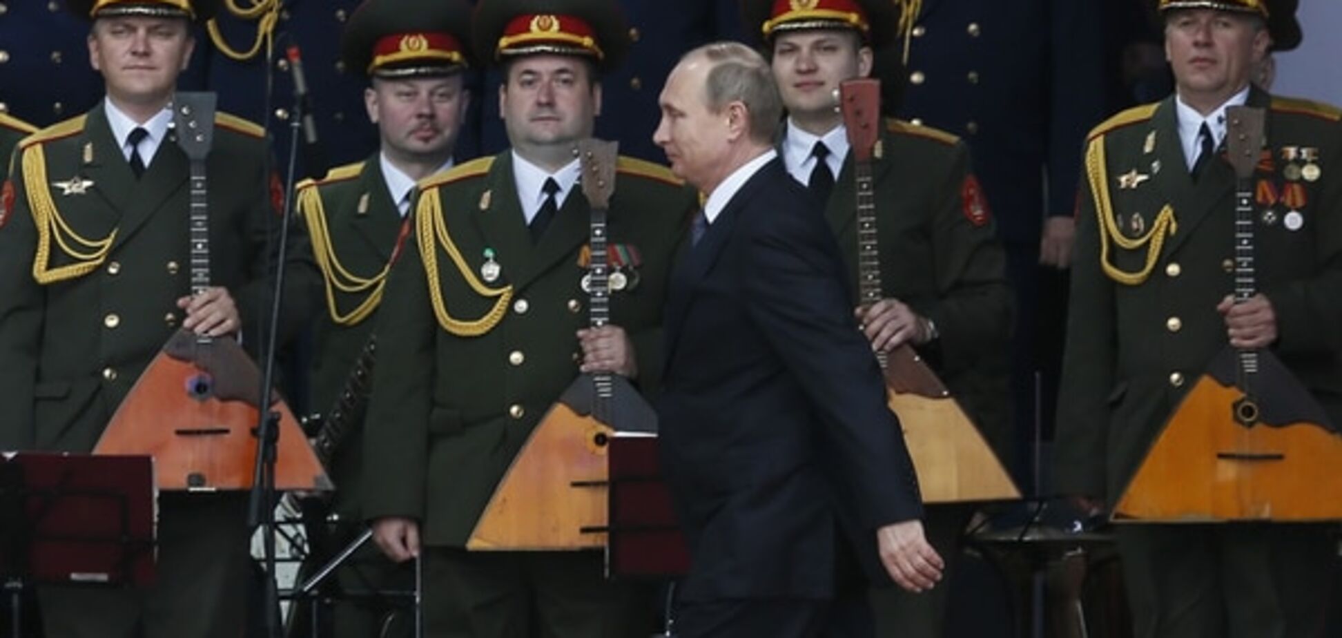 Воюй, где хочешь: в Сети опубликовали разрешение Путину использовать войска за границей