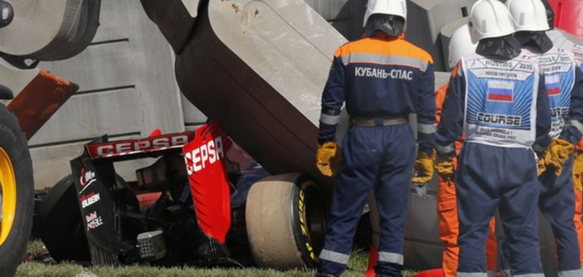 Испанский пилот разбился в страшной аварии на Гран-при России: видео крушения