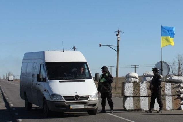 До терористів на Донбас не пустили будматеріали та одяг