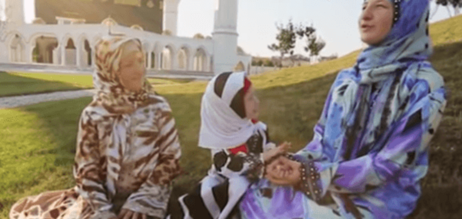 'Три девицы под окном'. Дочери Кадырова снялись в клипе