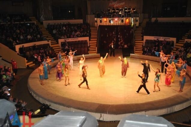 И смех и грех. Террористы 'ДНР' устроили 'донбасский цирк': опубликованы фото