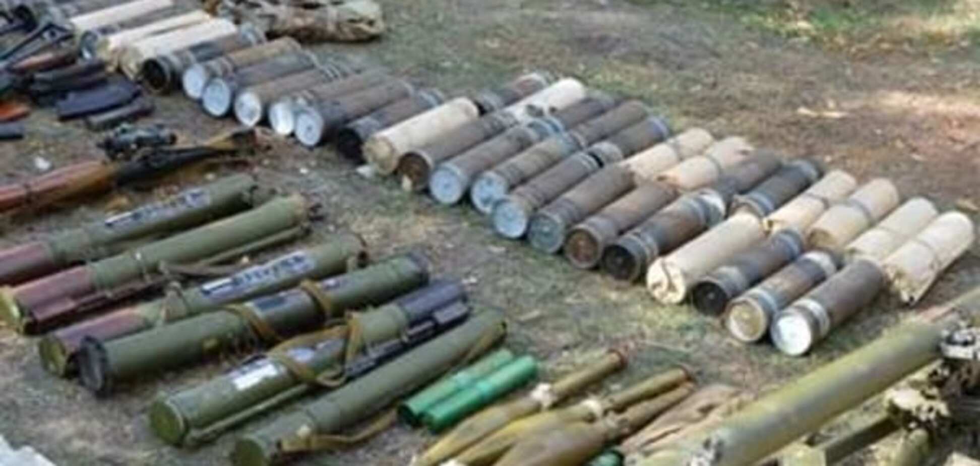 Возле базы отдыха на Луганщине изъята большая партия оружия