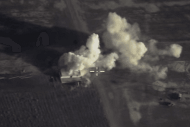 Российская авиация нанесла удар в сирийской провинции Латакия: видеофакт
