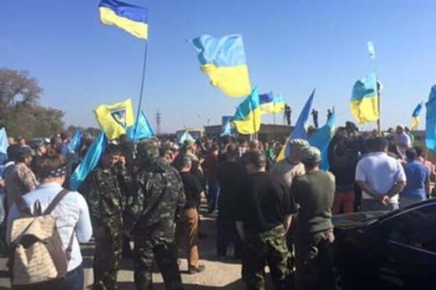 Аксенов пугает крымчан 'издевательствами' и советует не ездить в Украину