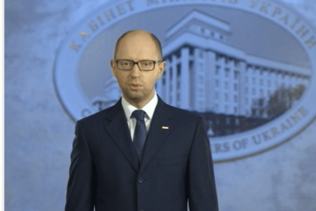 Яценюк призвал военных, которые вернулись из зоны АТО, идти в контрактную армию