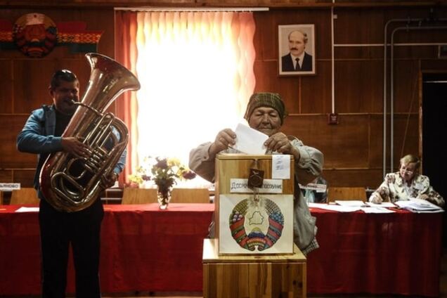 Лукашенко или никто: кандидат 'против всех' оказался на втором месте