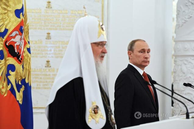 Блогер: в России наступили полные скрепы, время пошло вспять