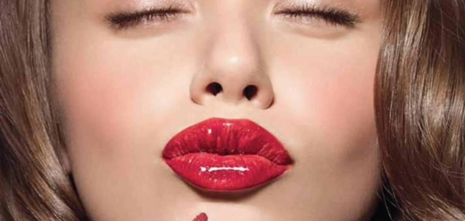 Косметолог назвала топ-10 признаков, что у девушки 'сделаны' губы