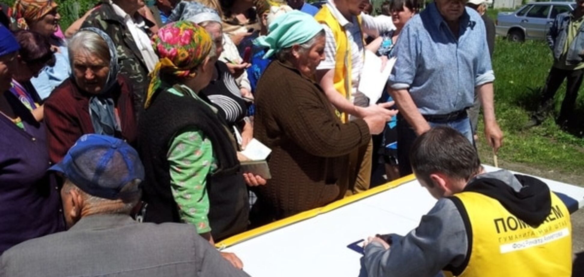 Более 50 тыс. жителей Донбасса получили помощь волонтеров Штаба Ахметова