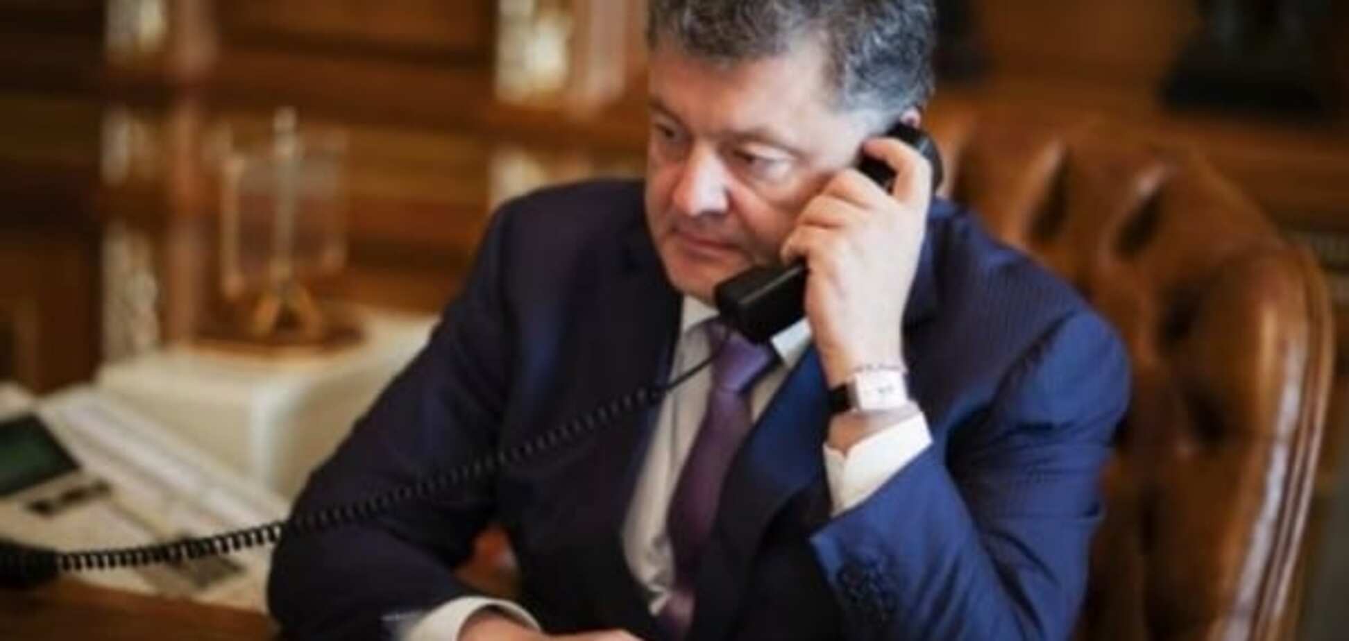Порошенко поздравил Лукашенко с победой на президентских выборах