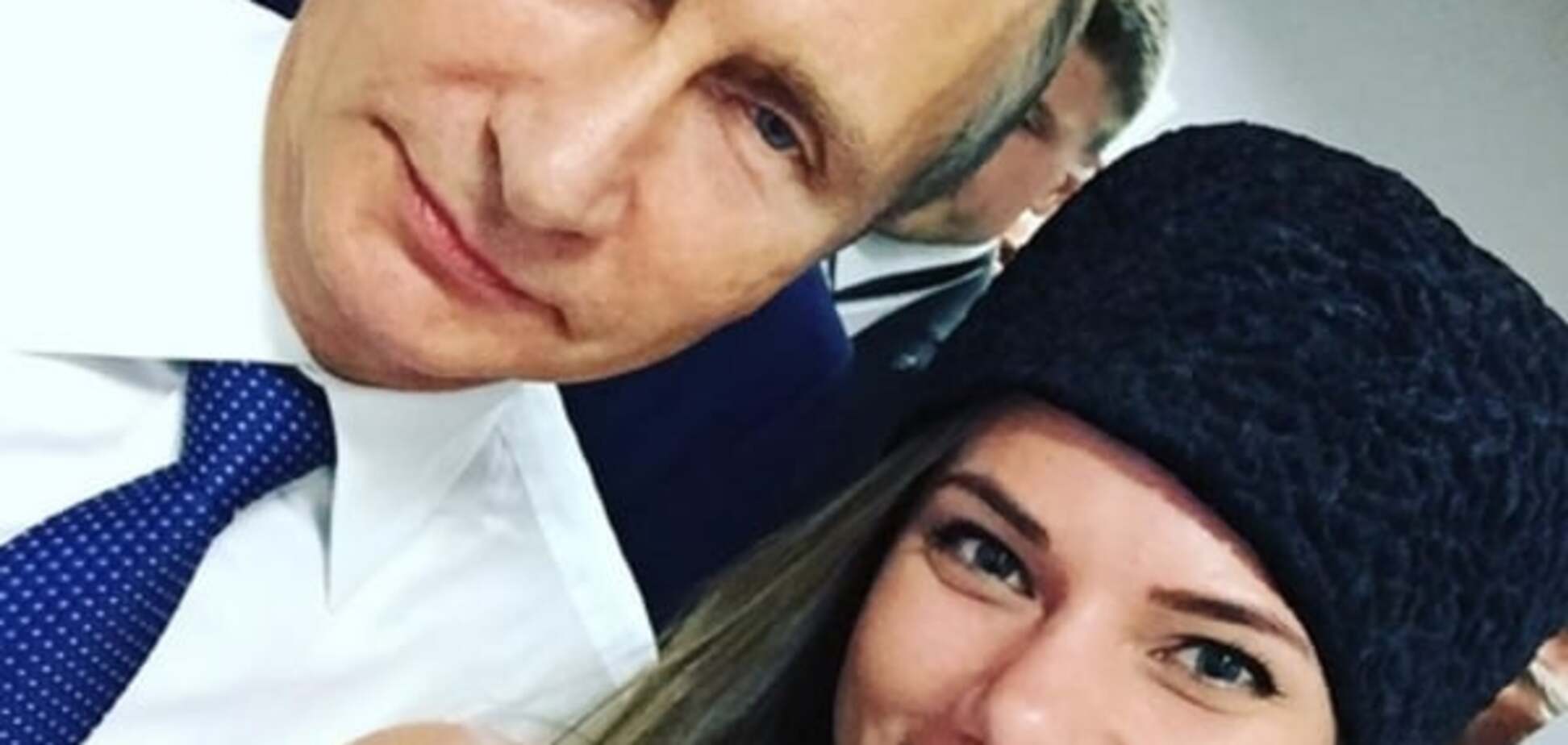 Путин без пиджака делал селфи с участницами 'Мисс Россия': фотофакт