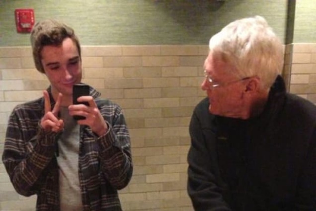 Как мы выглядим со стороны, когда делаем селфи