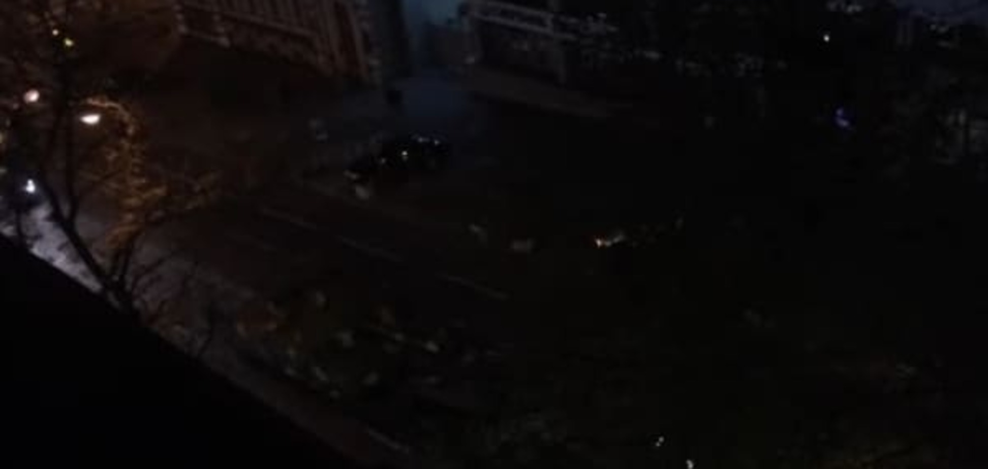 По центру Киева проехала колонна бронетехники: видеофакт