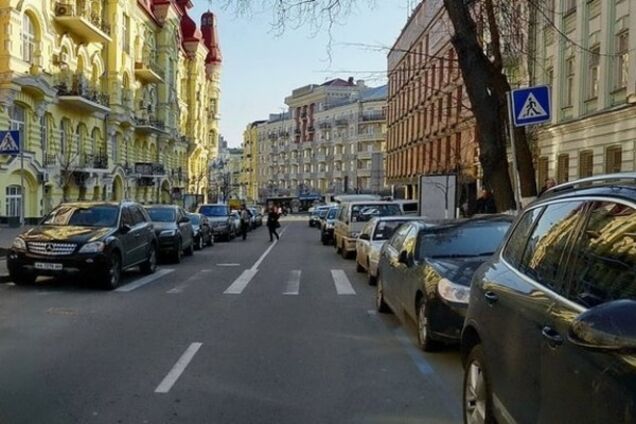 Плата за парковку должна идти в бюджет, а не в карманы чиновников - Черный