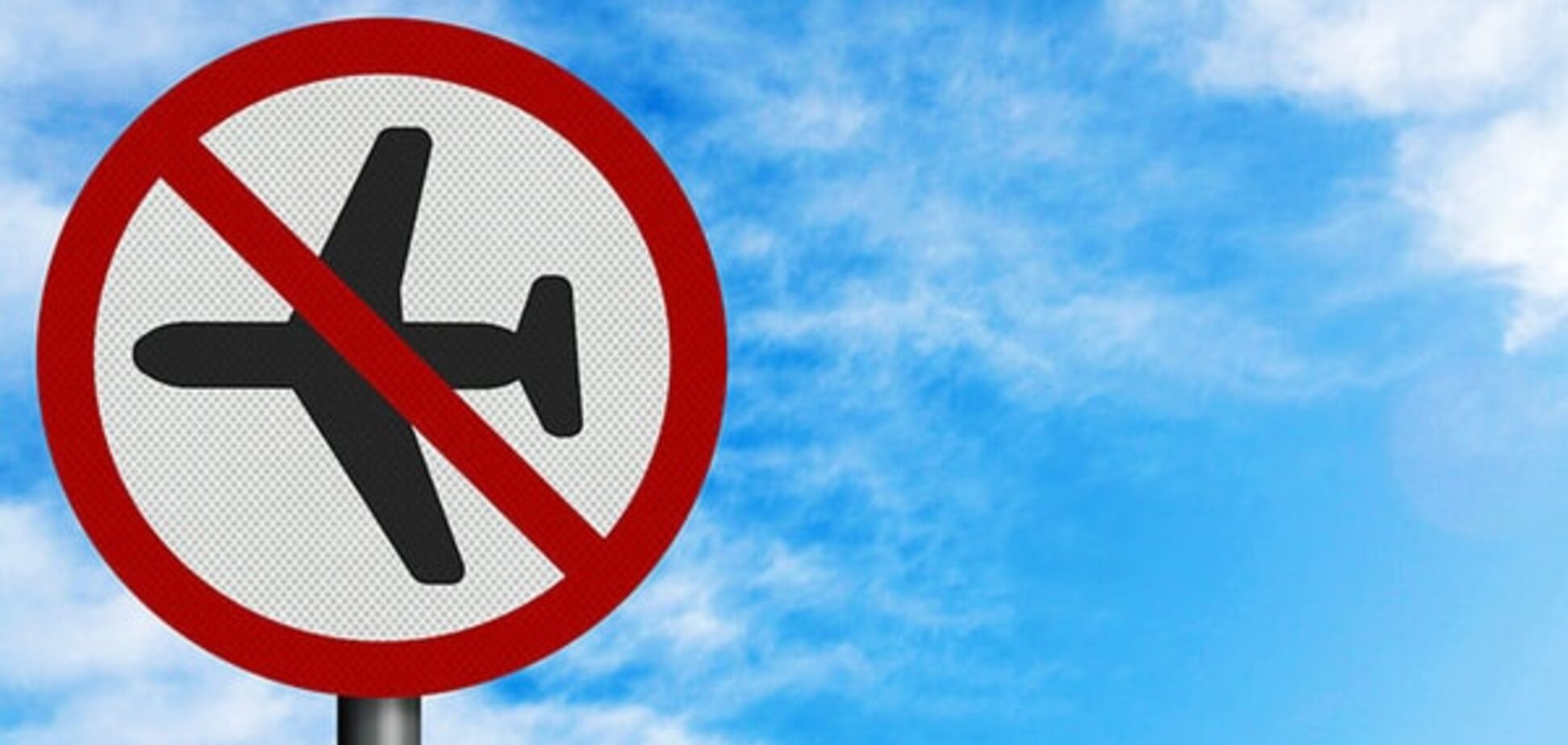 Никто никуда не летит: почему российские власти поступили по-идиотски