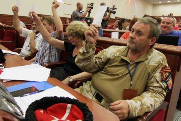 'Парламенту ЛНР' запретили рассматривать вопросы, не согласованные с Кремлем