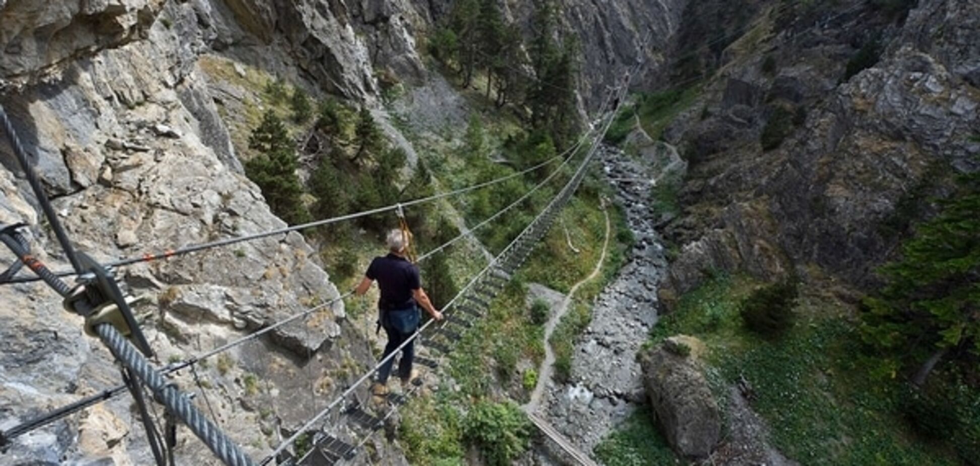 Путь для смелых: названы самые опасные мосты и переправы в мире