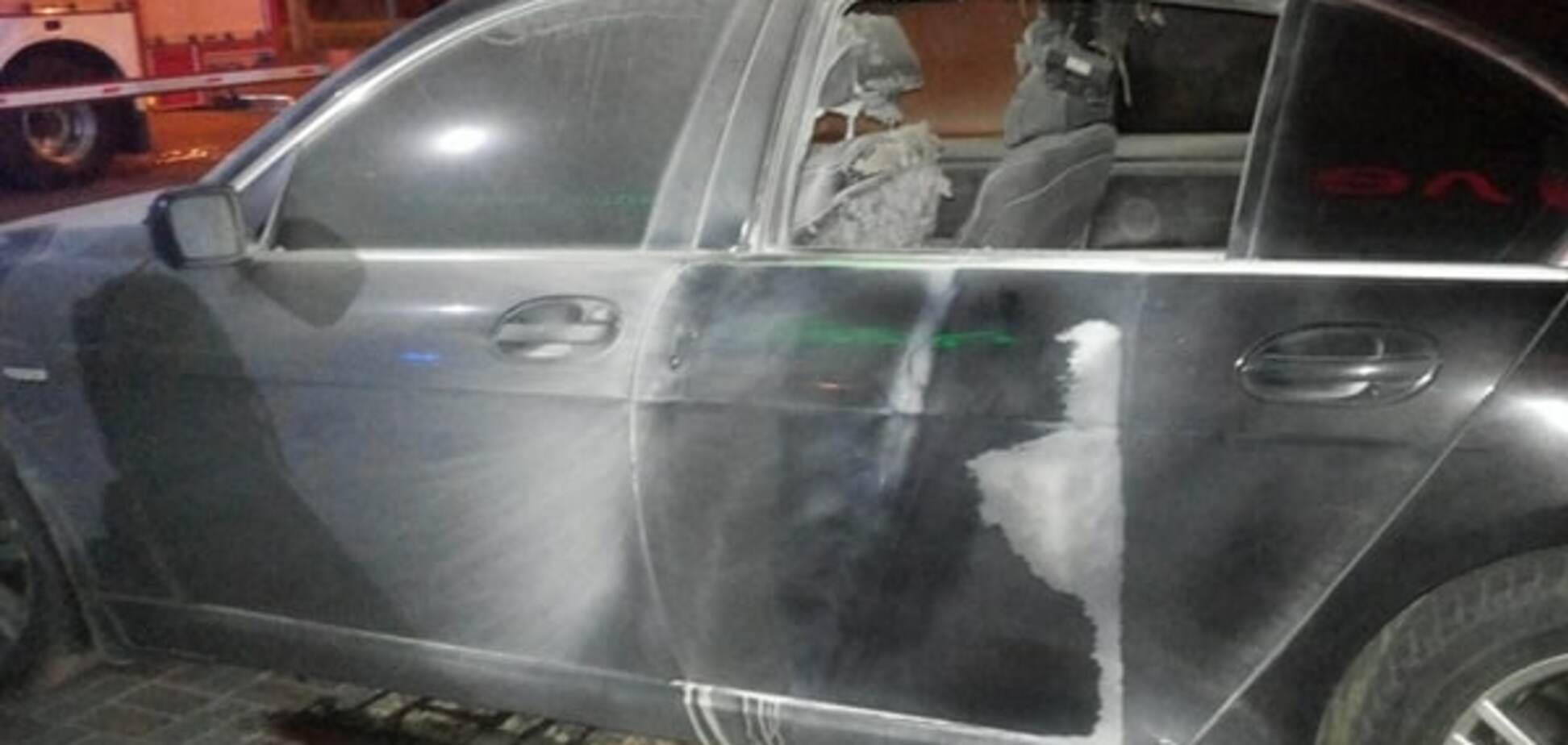 Во Львове взорвали авто: фото с места событий