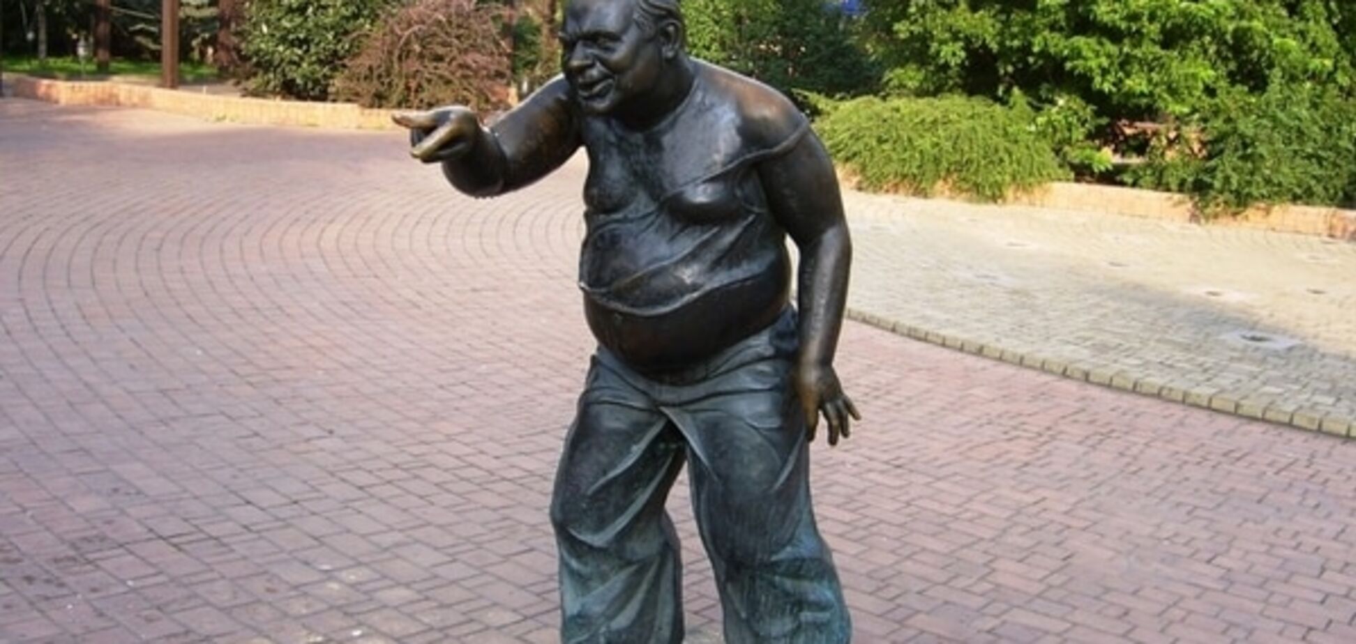 Джентльмены удачи: в Москве похитили памятник актеру Леонову