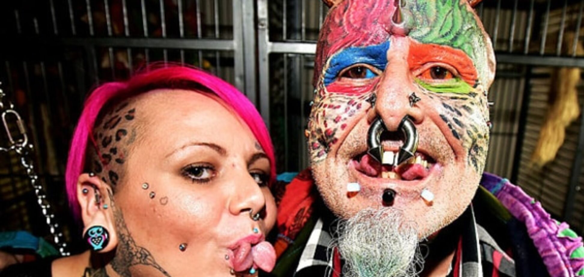 Обратная эволюция: англичанин обрезал уши и ищет того, кто приделает ему клюв