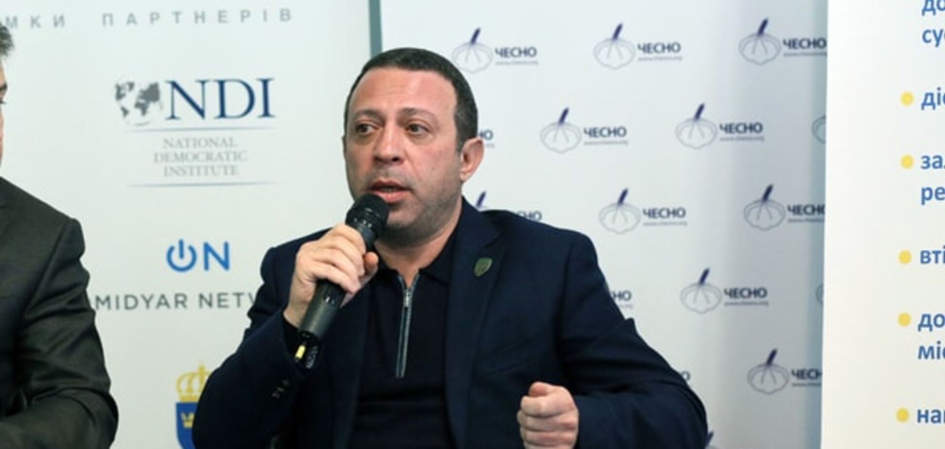 В коррумпированной системе не может быть честных политиков – Корбан