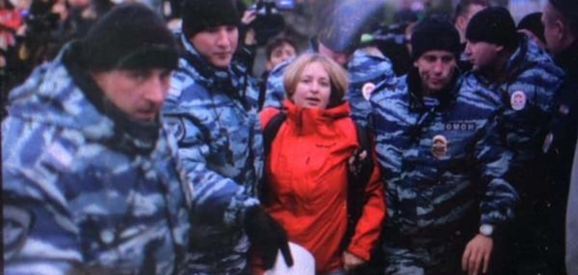 Антивоенный митинг в Москве: полиция задержала двоих и оцепила забытую сумку