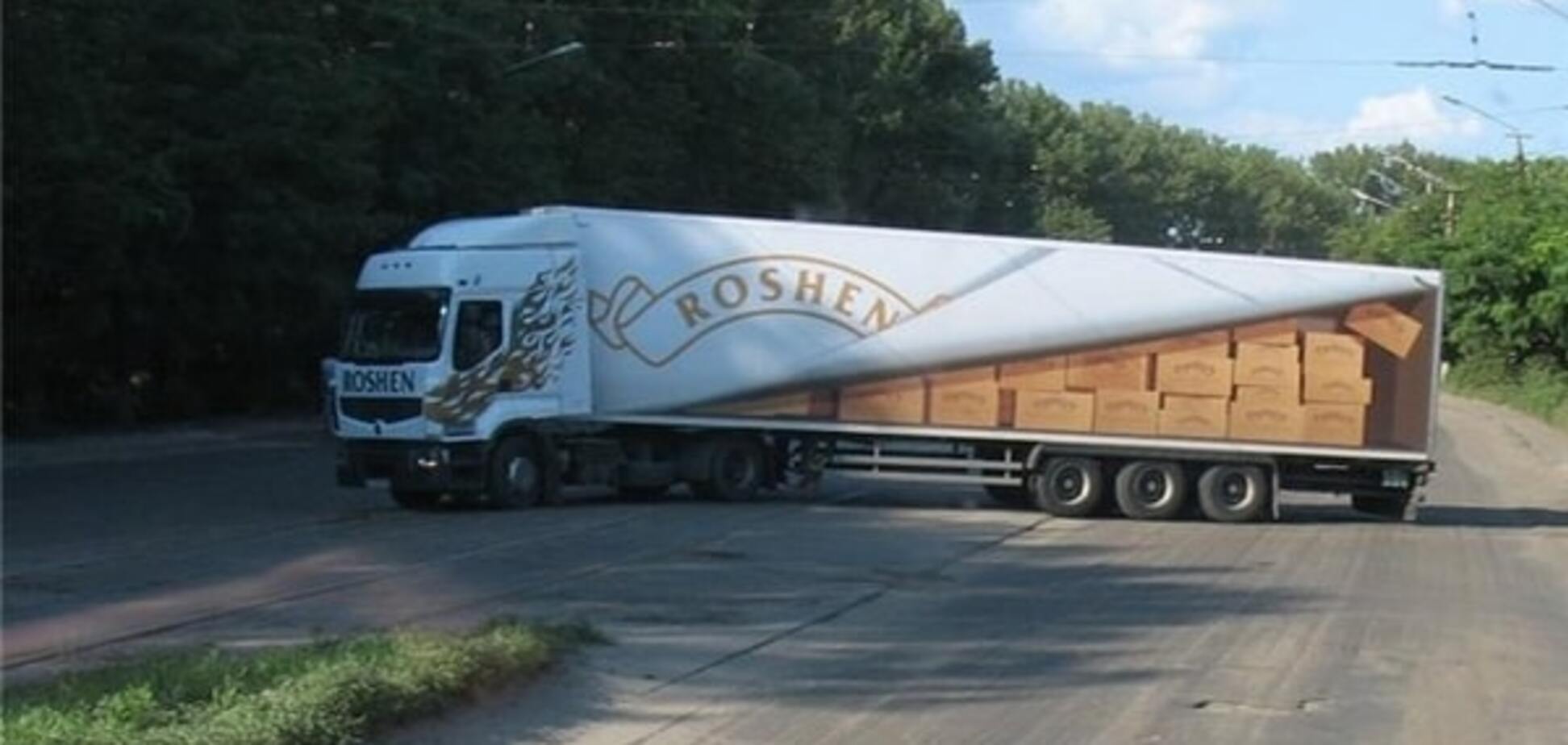 Залишили без солоденького: у Крим не пустили 4 фури Roshen