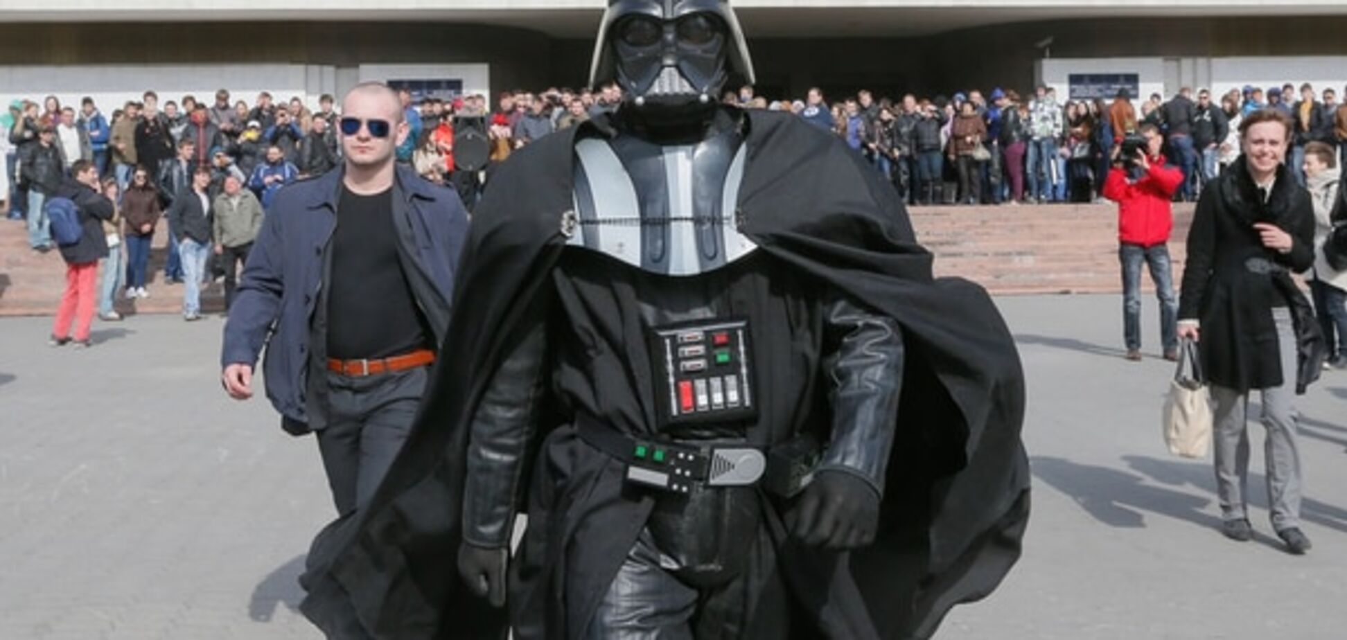 Переходи на темную сторону: Порошенко обдумает замену Яценюка на Дарта Вейдера