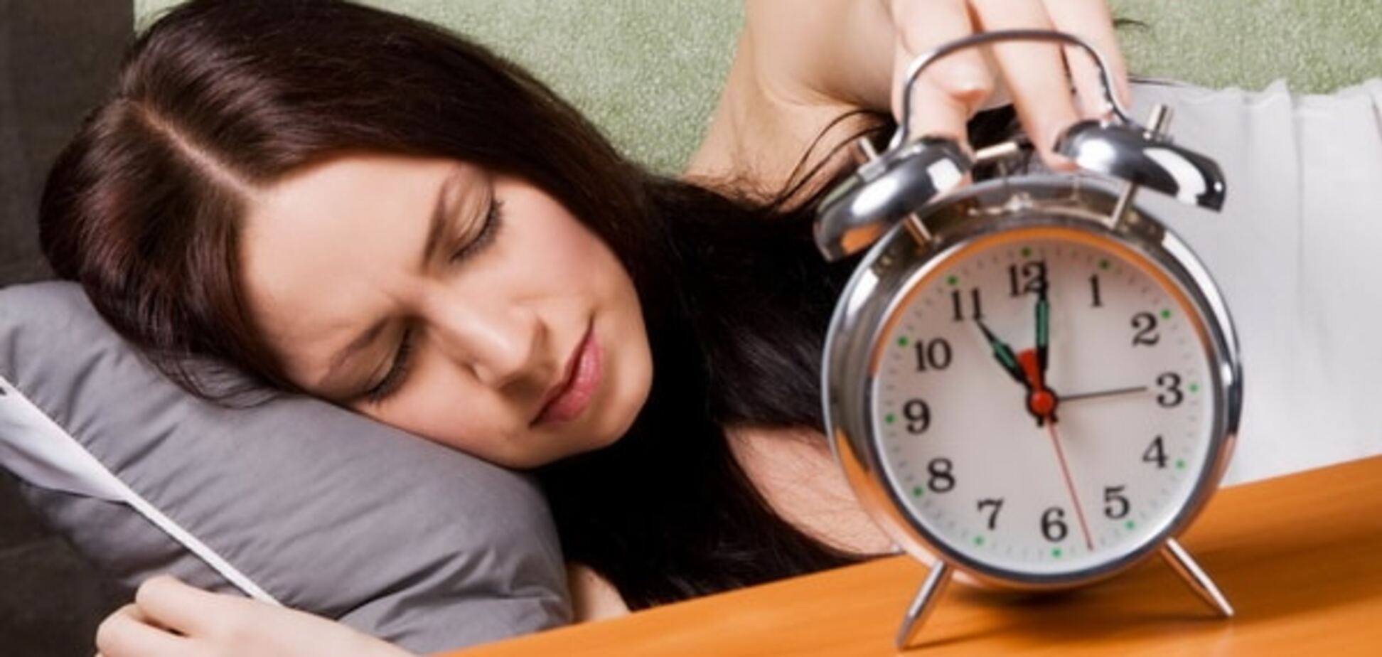 Босам не читати: вчені розвіяли міф про користь 8-годинного сну