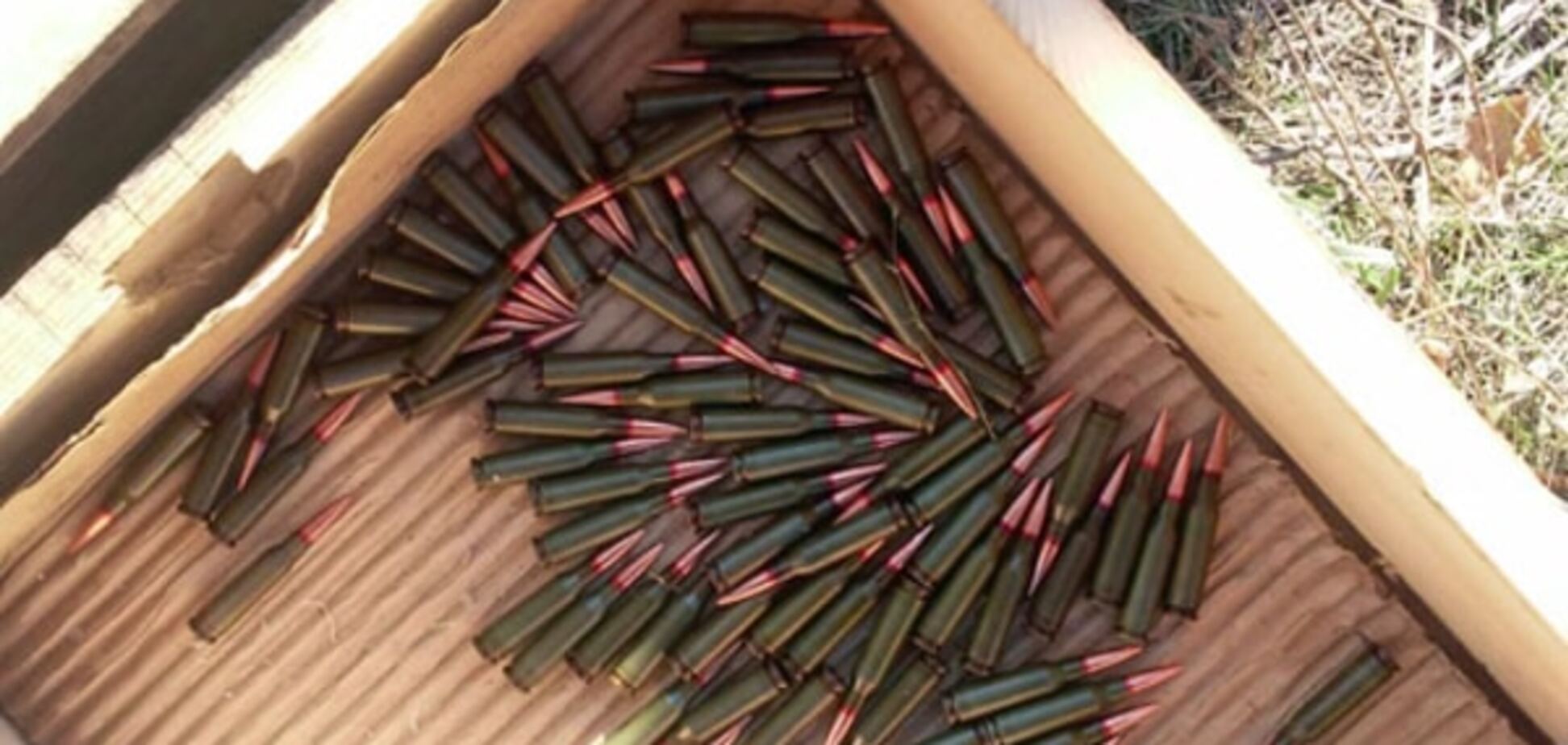 На Донетчине за день обнаружили два 'схрона' с боеприпасами: фото находки