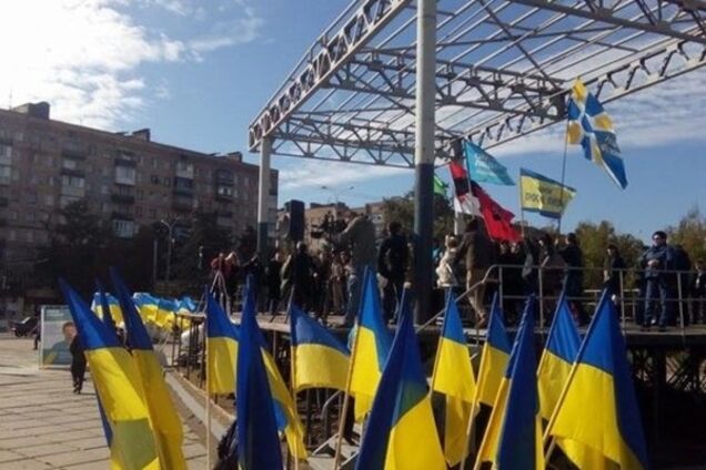 В Мариуполе прошли протесты против проведения выборов: фоторепортаж