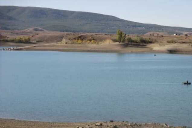 В окупованому Криму рекордно обміліло одне з найбільших водосховищ