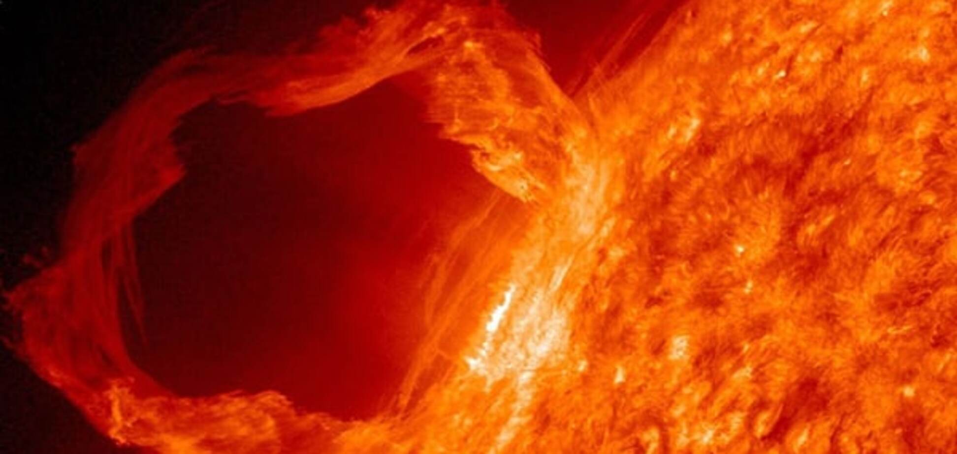 В NASA показали жуткий взрыв на Солнце: видеофакт