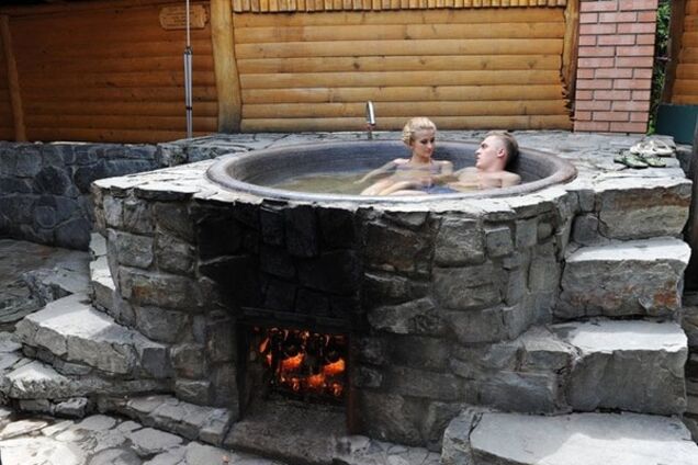 Где в Украине можно омолодиться: купание в горячих чанах