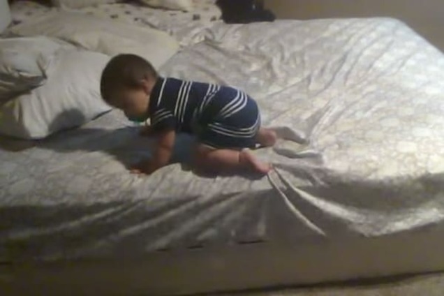 Тямущий 2-річний малюк підкорив YouTube: відео юного генія