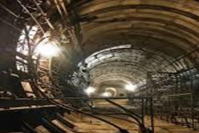 Метростроевцы восстали против 26-летней начальницы из 'Макдоналдса'