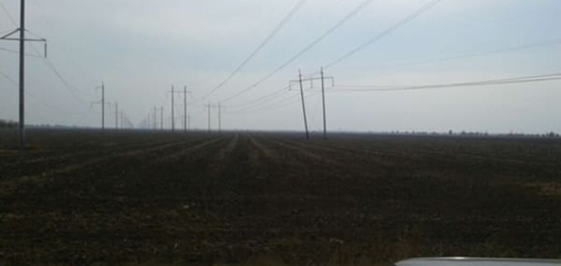 Попытка №2: на границе с Крымом опять подорвали электроопору