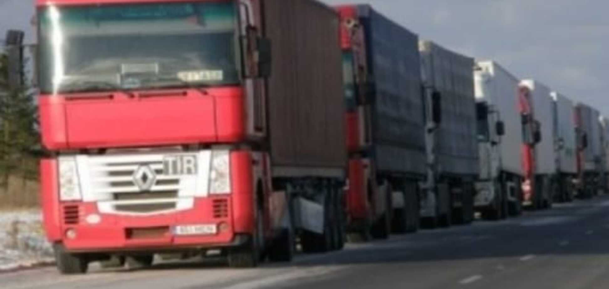 У Києві тимчасово заборонили в'їзд фур