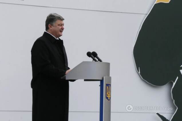 Порошенко нагородив 208 поранених бійців АТО