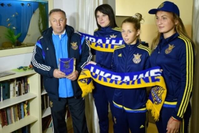 Найкрасивіші футболістки України відвідали поранених воїнів АТО 