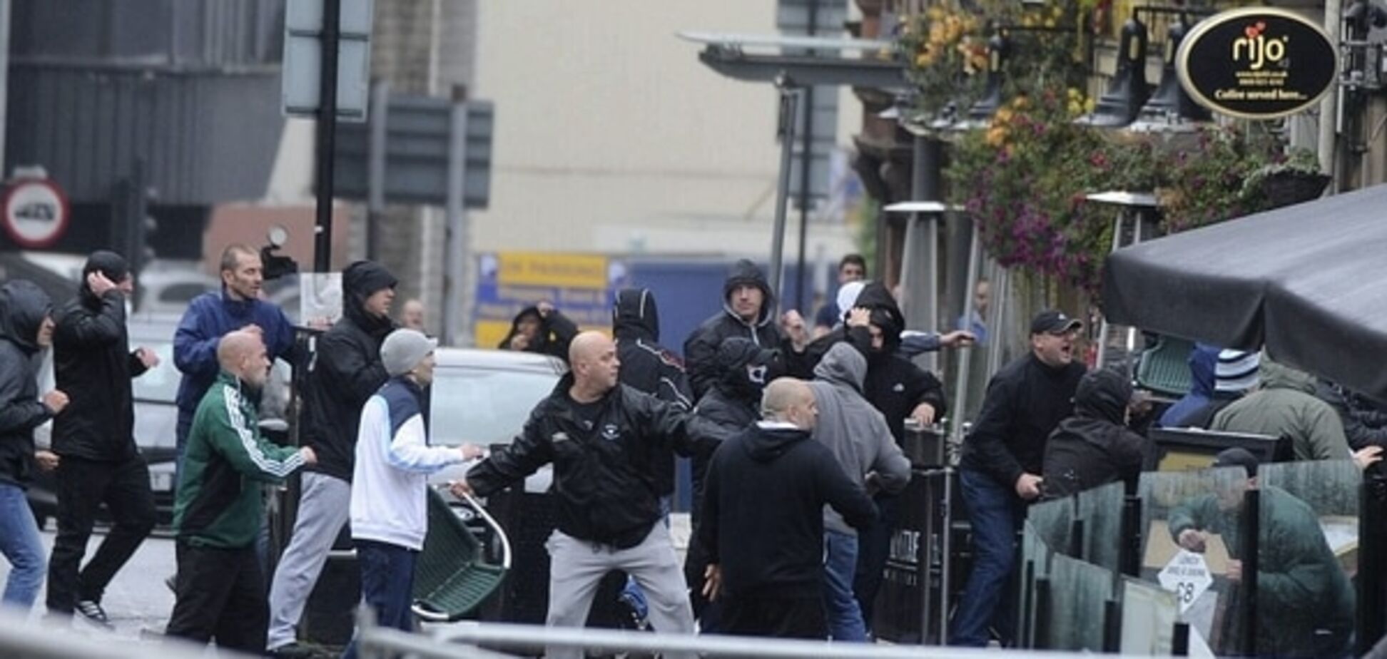 Болельщика 'Севильи' убили в Англии перед матчем Лиги чемпионов