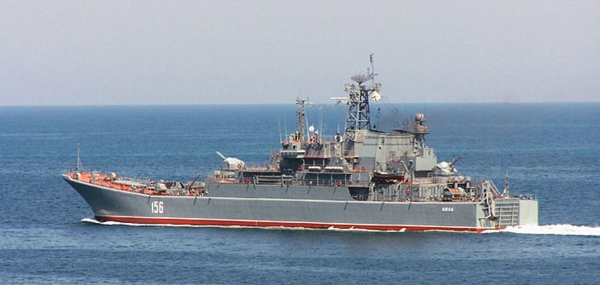 Великий десантний корабель Росії пройшов Босфор і йде у Сирію - розвідка